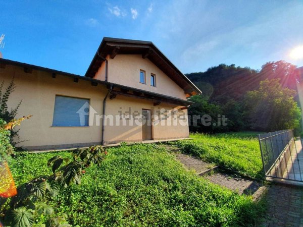 casa indipendente in vendita a Serravalle Sesia in zona Gattera