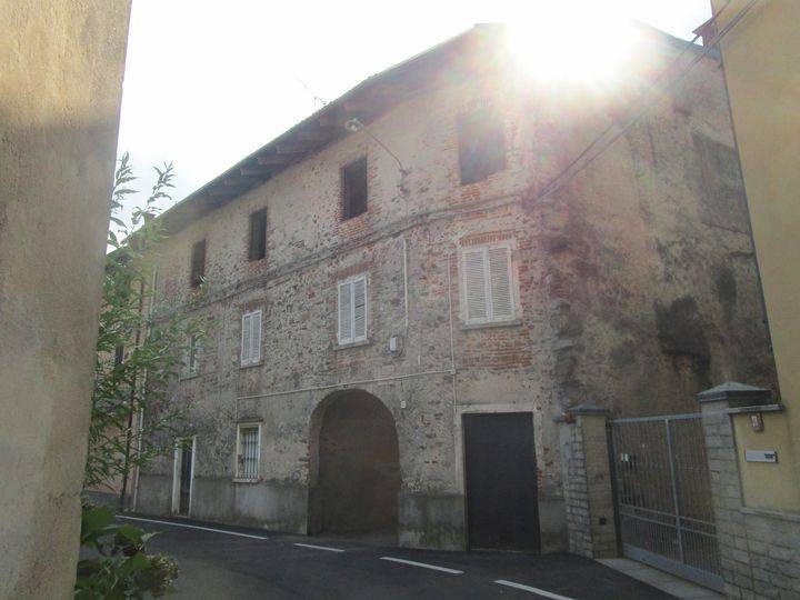 casa indipendente in vendita a Serravalle Sesia