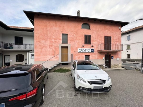 casa indipendente in vendita a Serravalle Sesia