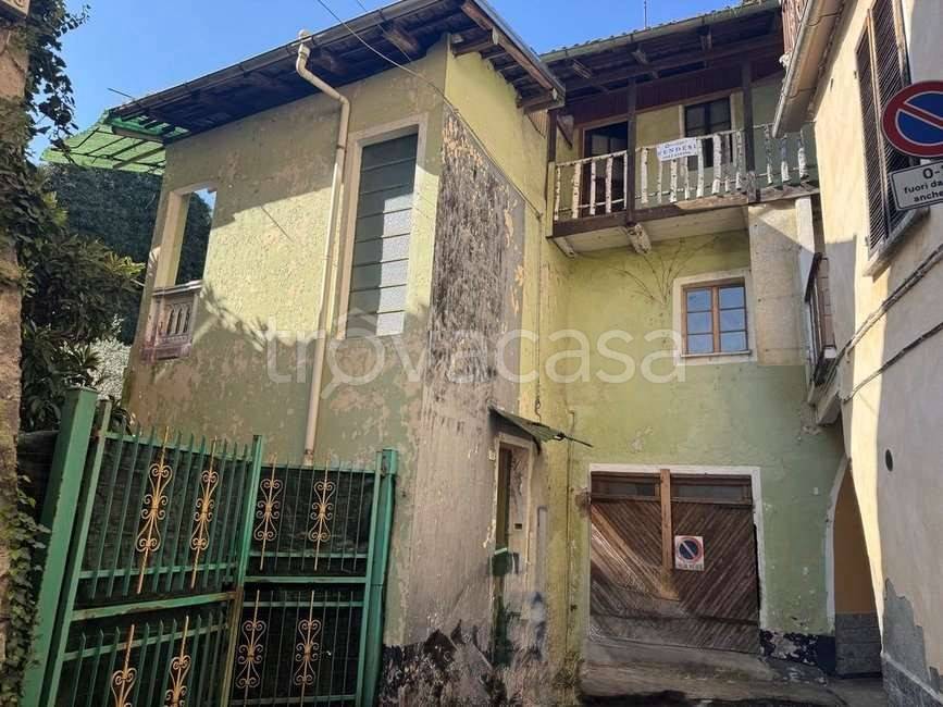 casa indipendente in vendita a Serravalle Sesia