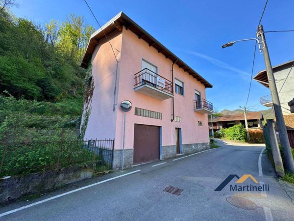 casa indipendente in vendita a Serravalle Sesia