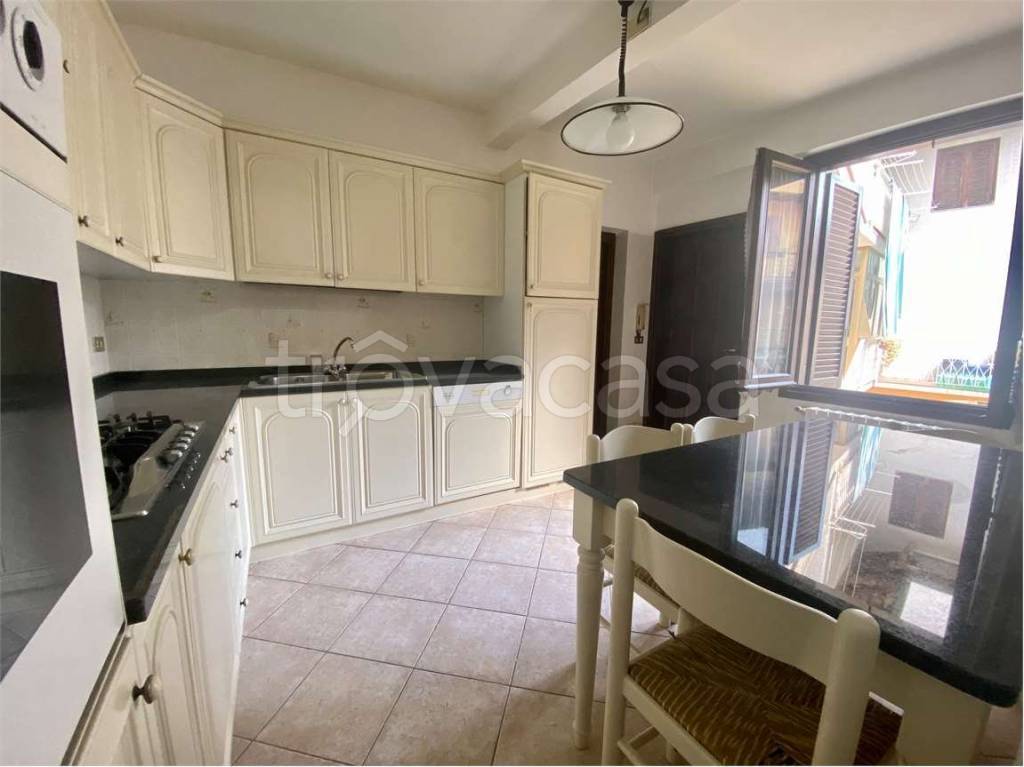 casa indipendente in vendita a Serravalle Sesia