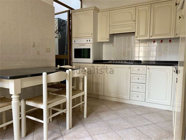casa indipendente in vendita a Serravalle Sesia
