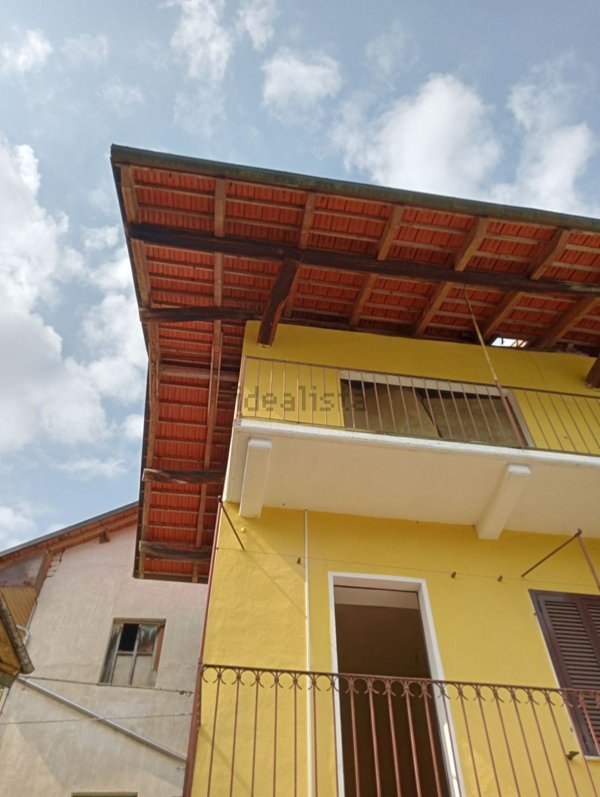 casa indipendente in vendita a Serravalle Sesia in zona Vintebbio