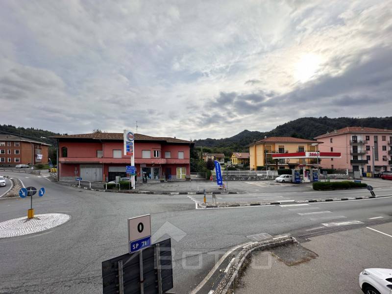 casa indipendente in vendita a Serravalle Sesia in zona Bornate