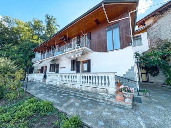 casa indipendente in vendita a Serravalle Sesia