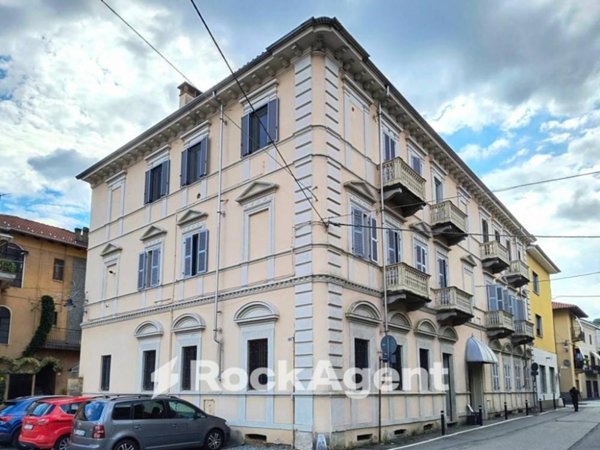 locale commerciale in vendita a Serravalle Sesia