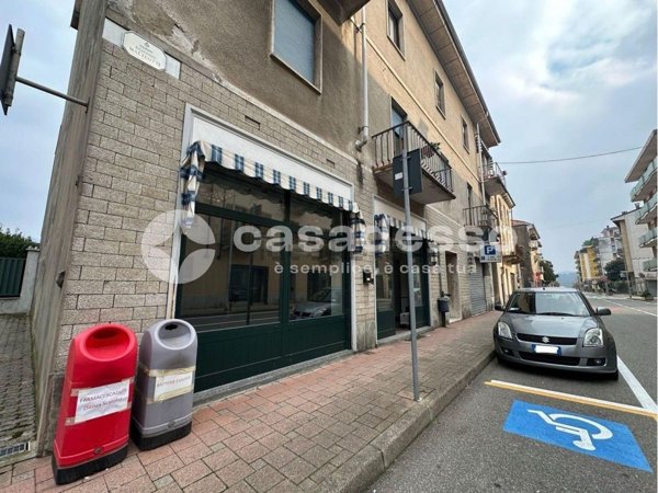 locale commerciale in vendita a Serravalle Sesia