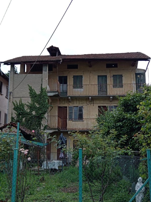 casa indipendente in vendita a Serravalle Sesia