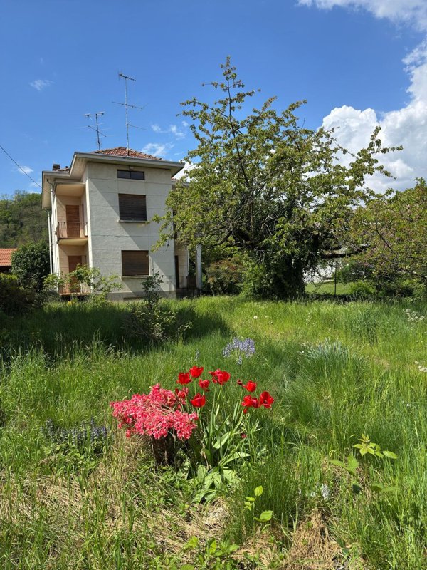 casa indipendente in vendita a Serravalle Sesia