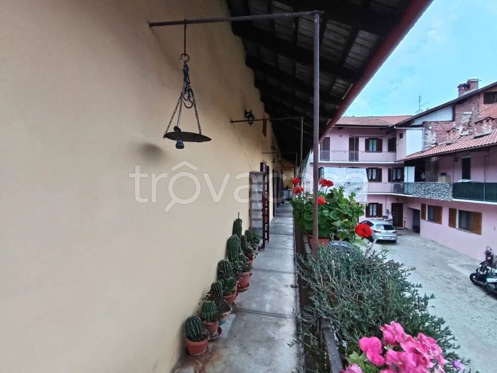 casa indipendente in vendita a Serravalle Sesia in zona Piane Sesia