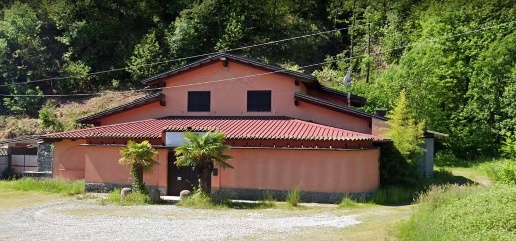 casa indipendente in vendita a Serravalle Sesia