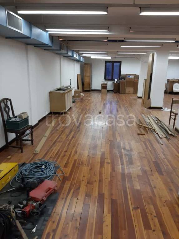 negozio in vendita a Serravalle Sesia