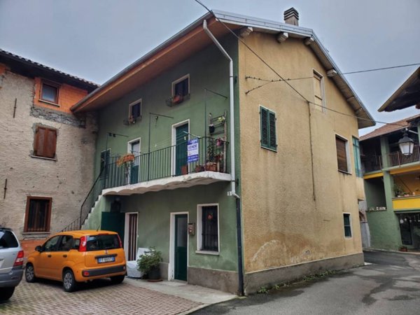 casa indipendente in vendita a Serravalle Sesia in zona Bornate