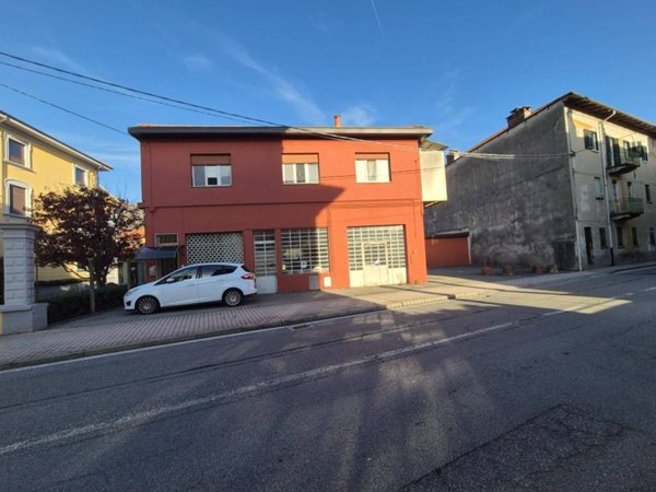 locale commerciale in vendita a Serravalle Sesia