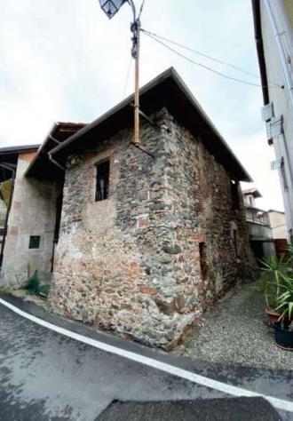casa indipendente in vendita a Serravalle Sesia