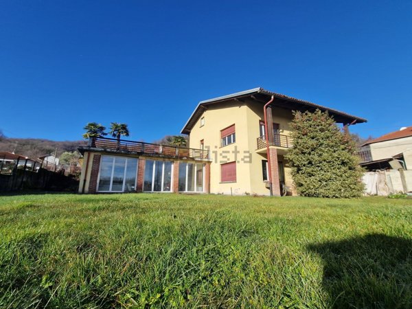 casa indipendente in vendita a Serravalle Sesia