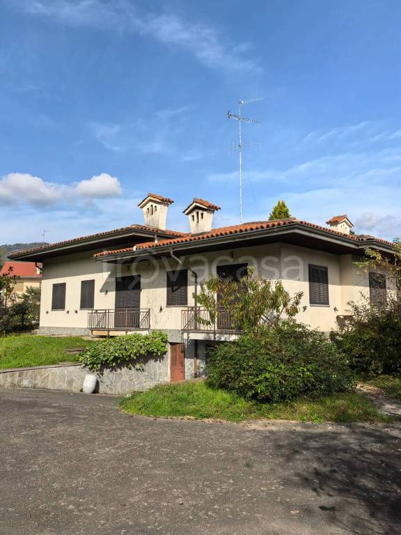 casa indipendente in vendita a Serravalle Sesia in zona Gattera