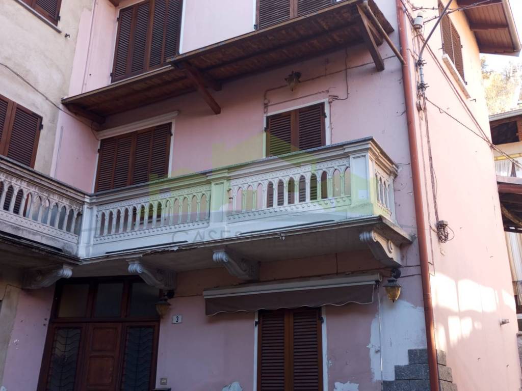 casa indipendente in vendita a Serravalle Sesia in zona Vintebbio