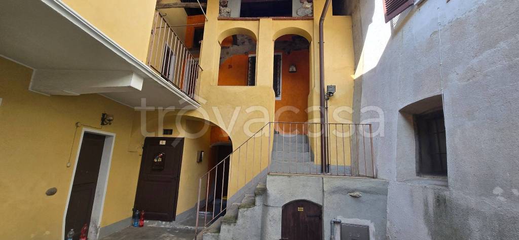 casa indipendente in vendita a Serravalle Sesia in zona Vintebbio