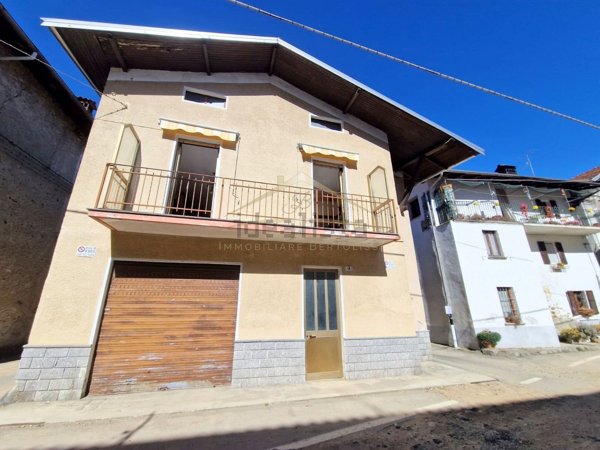 quadrivano in vendita a Serravalle Sesia in zona Bornate