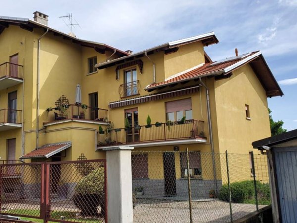 casa indipendente in vendita a Serravalle Sesia