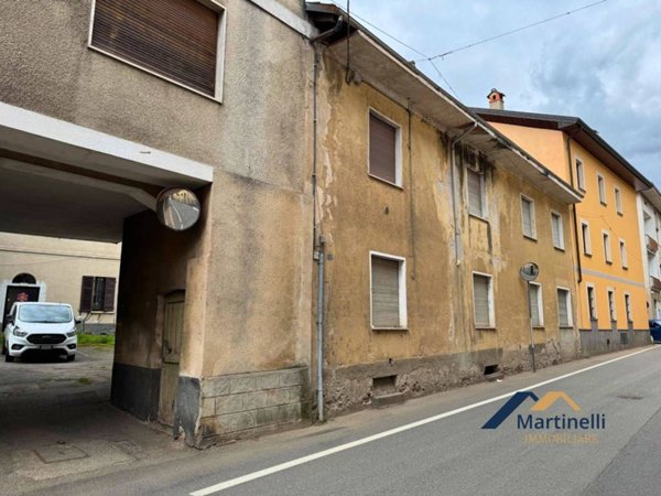 casa indipendente in vendita a Serravalle Sesia in zona Bornate
