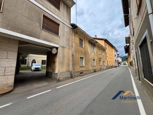 casa indipendente in vendita a Serravalle Sesia in zona Bornate