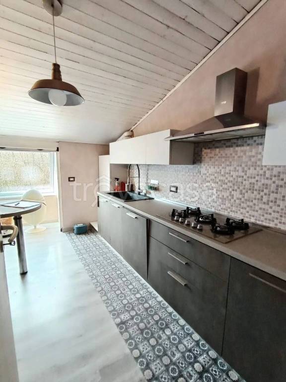 appartamento in vendita a Serravalle Sesia in zona Gattera