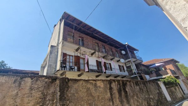 casa indipendente in vendita a Serravalle Sesia in zona Piane Sesia
