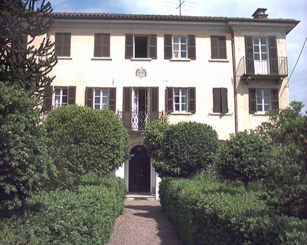 casa indipendente in vendita a Serravalle Sesia
