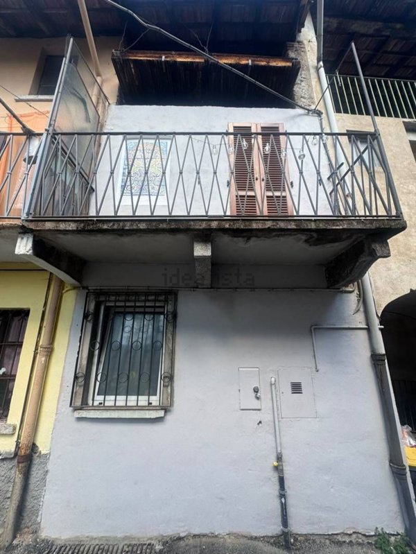 pentavano in vendita a Serravalle Sesia