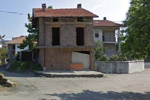 casa indipendente in vendita a Serravalle Sesia