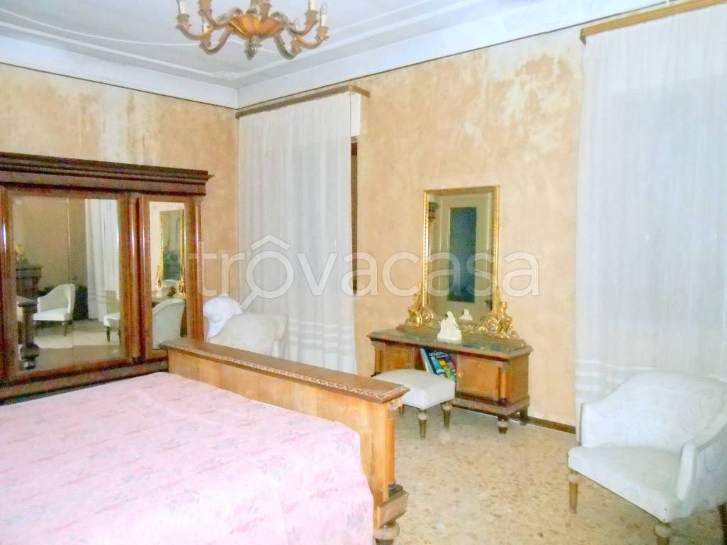 casa indipendente in vendita a Stroppiana