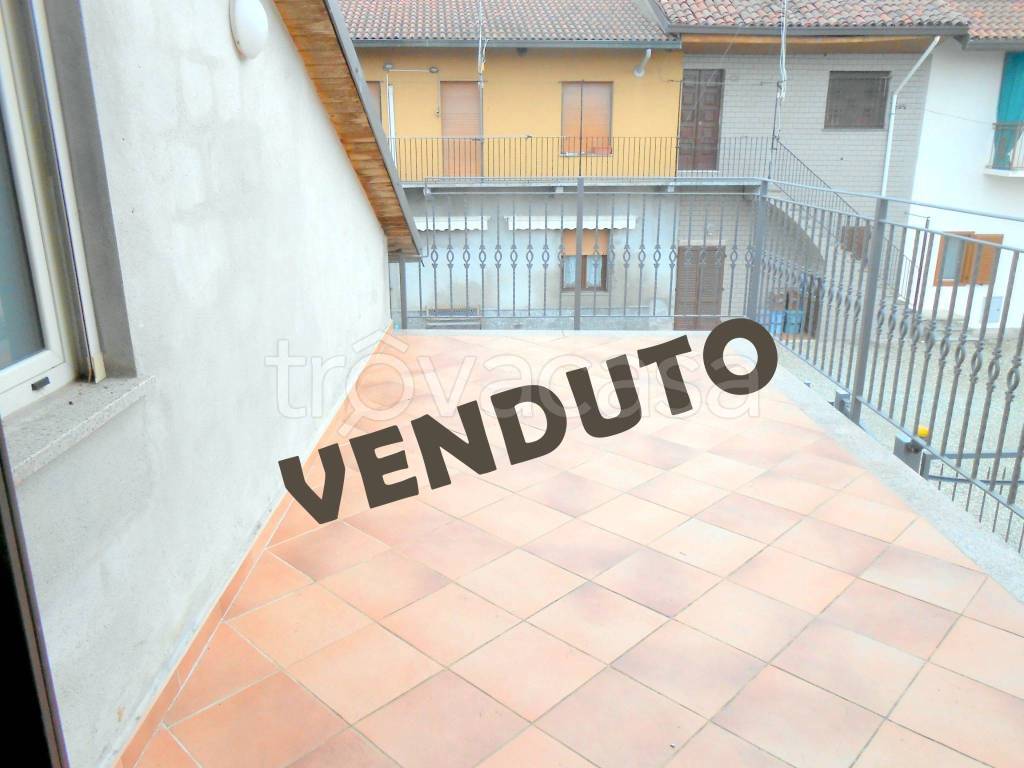 casa indipendente in vendita a Stroppiana
