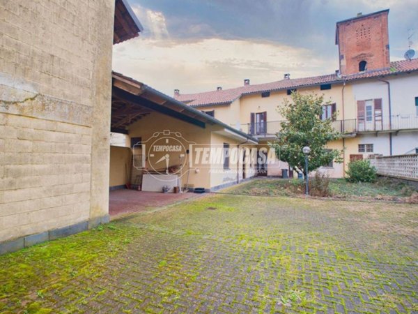 casa indipendente in vendita a Stroppiana