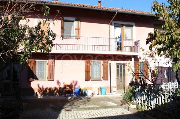 casa indipendente in vendita a Stroppiana