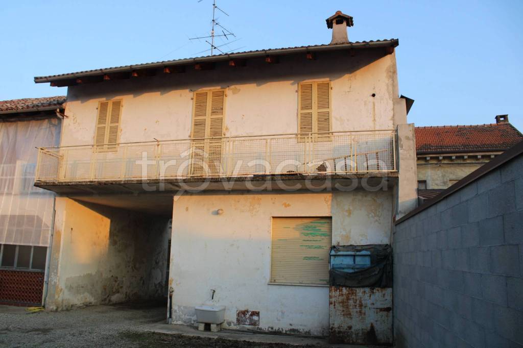casa indipendente in vendita a Stroppiana