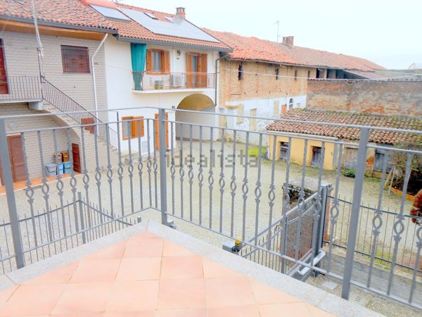 casa indipendente in vendita a Stroppiana