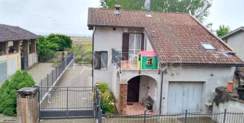 casa indipendente in vendita a Stroppiana