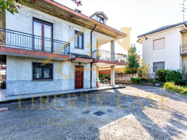 casa indipendente in vendita a Stroppiana