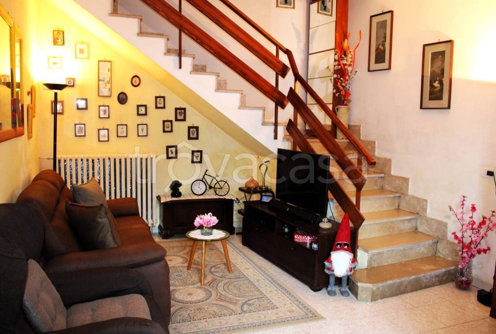 casa indipendente in vendita a Stroppiana