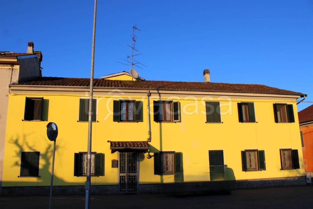 casa indipendente in vendita a Stroppiana