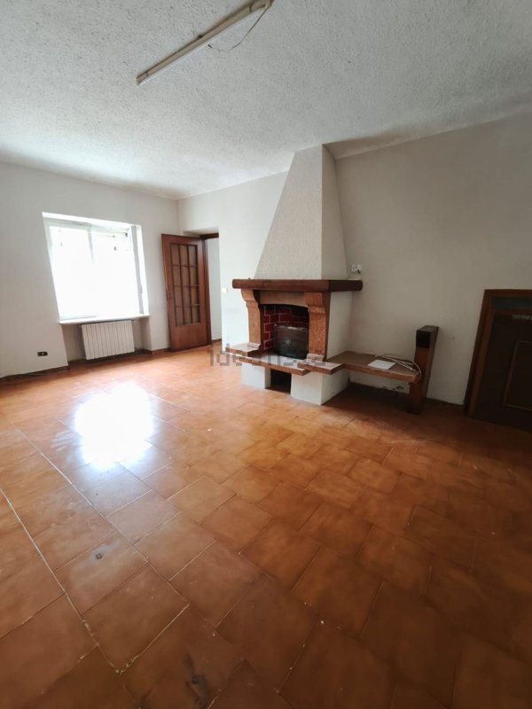 casa indipendente in vendita a Stroppiana