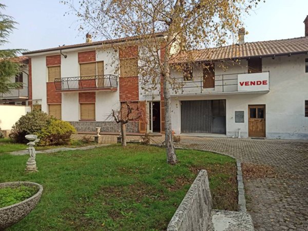 casa indipendente in vendita a Stroppiana