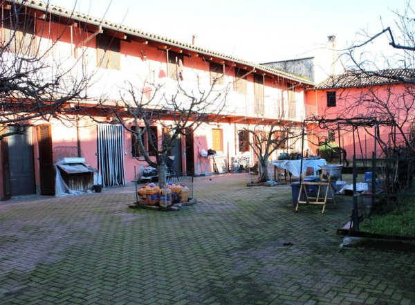 casa indipendente in vendita a Stroppiana