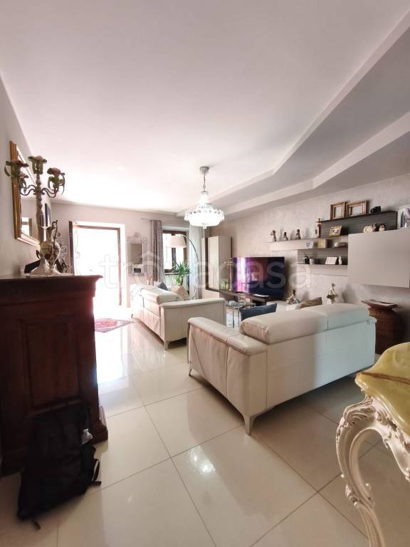 casa indipendente in vendita a Stroppiana