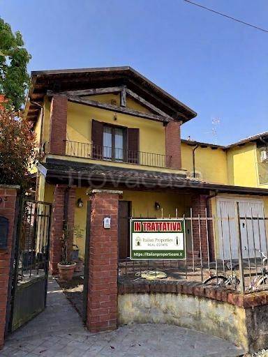 casa indipendente in vendita a Stroppiana