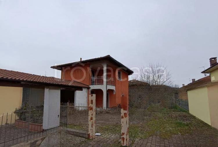 casa indipendente in vendita a Stroppiana