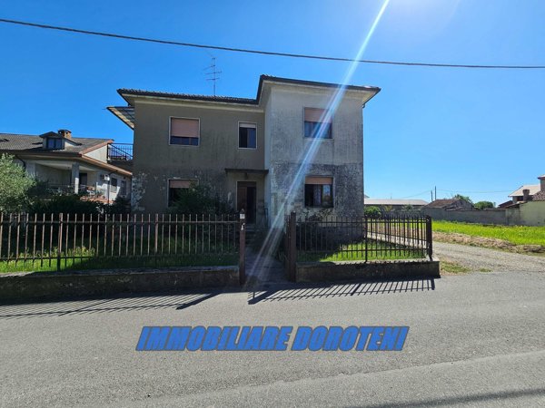 casa indipendente in vendita a Stroppiana
